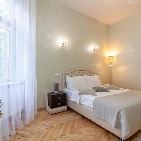 Alfa Apartments Levytskoho Lviv Luaran gambar