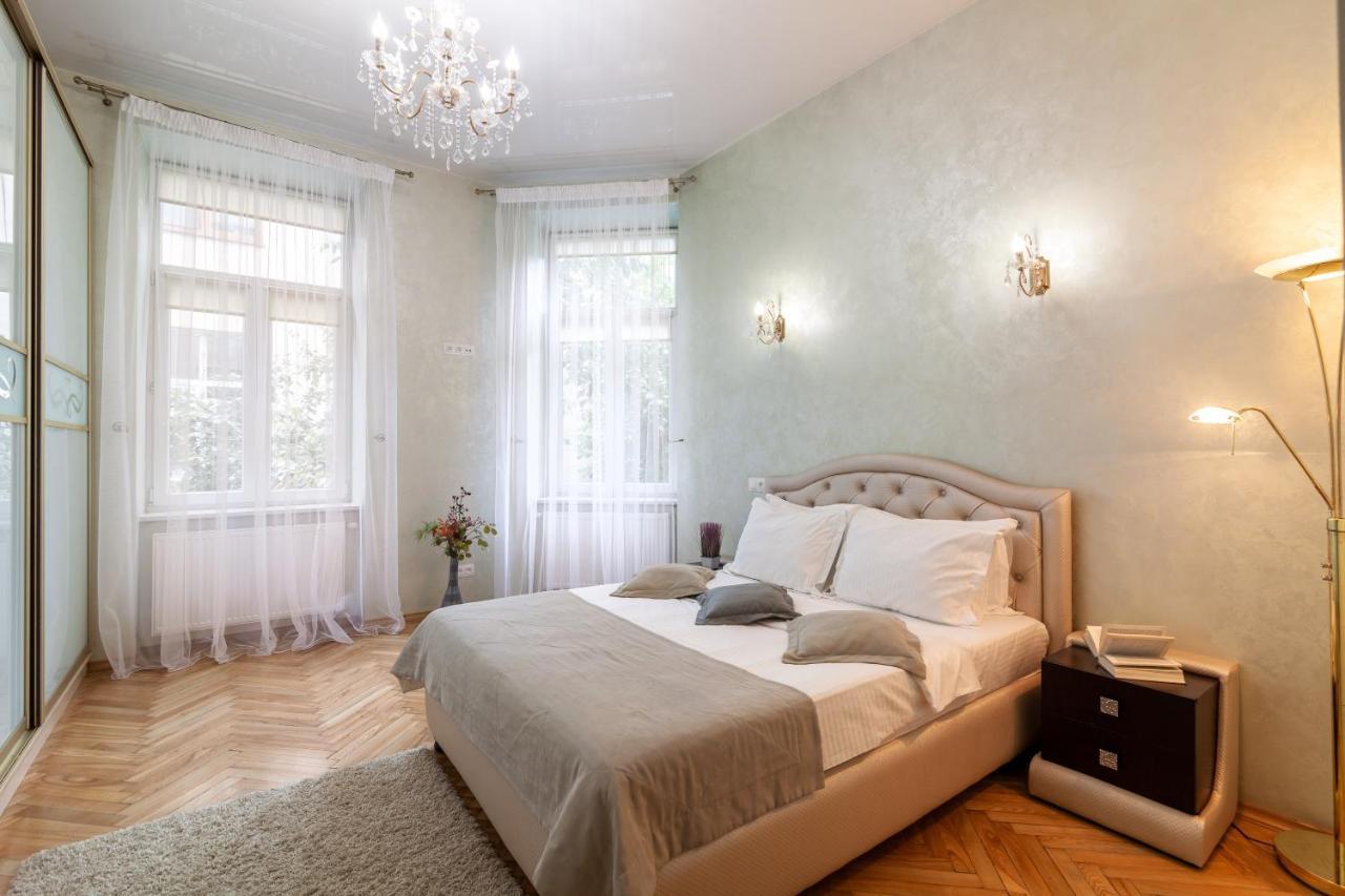 Alfa Apartments Levytskoho Lviv Luaran gambar