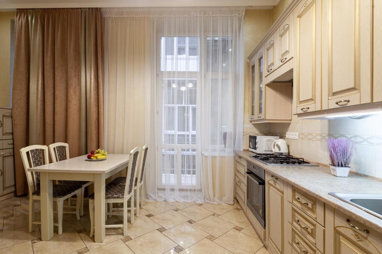 Alfa Apartments Levytskoho Lviv Luaran gambar