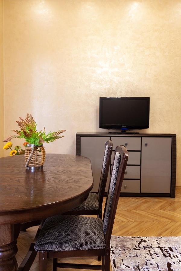 Alfa Apartments Levytskoho Lviv Luaran gambar
