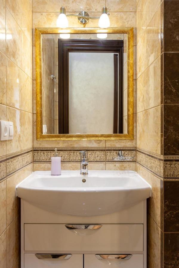 Alfa Apartments Levytskoho Lviv Luaran gambar